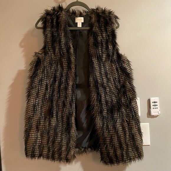 Chicos Vest Faux‎ Fur Open Front Sz 1 US M Pockets Animal Print Artsy Soft - Picture 1 of 9
